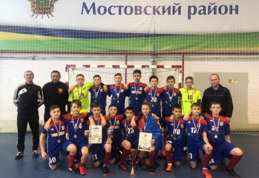 Миллеровский  «Мир»  сыграет в финальной стадии Первенства России по мини-футболу